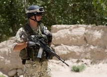 Więcej sprzętu dla żołnierzy w Afganistanie