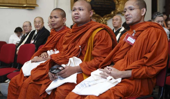 Religie w Azji: świat bez przemocy