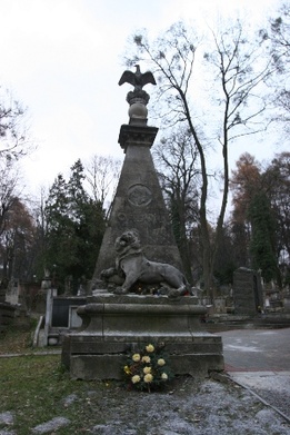 Zbiórka zniczy na Cmentarz Łyczakowski