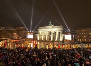 Tysiące ludzi pod Bramą Brandenburską