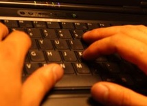 ABW o atakach hakerskich na strony administracji