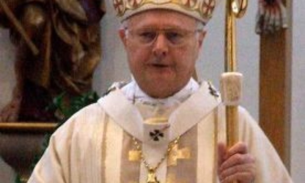 Papież przyjął rezygnację abp. Zollitscha, ale...