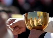 Papieski ceremoniarz o szczegółach w liturgii