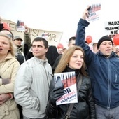 Protest przeciwko budowie meczetu