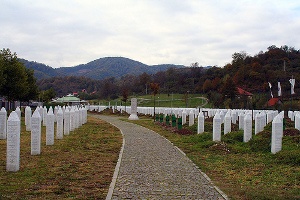 Cmentarz ofiar masakry w Srebrenicy