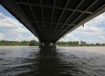 Podwyższony stan Wisły pod Mostem Śląsko-Dąbrowskim