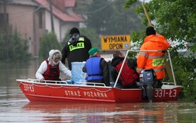 70 tys. interwencji strażaków w związku z powodzią