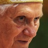 „Absurdalne insynuacje” wobec Benedykta XVI