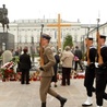 Premier: krzyż nie zasługuje na takie traktowanie