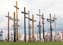 Krzyże w miejsce krzyża