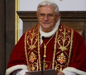 Sylwester Benedykta XVI: Modlitwa i dobre wino