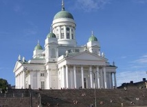 Finowie odchodzą z Kościoła