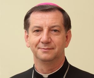 Prezydent uczestniczy w ingresie nowego biskupa polowego