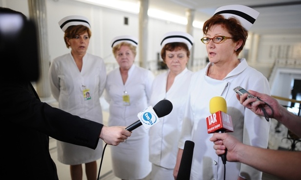 Pielęgniarki: chcemy wysłuchania publicznego