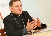 Arcybiskup Mieczysław Mokrzycki