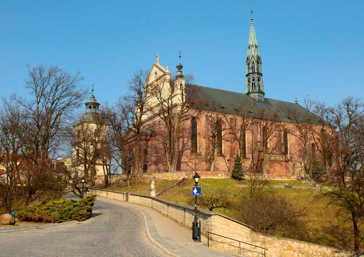 Monumentalną bryłę katedry, górującą na nadwiślańskim wzgórzu, możemy podziwiać do dzisiaj. 