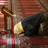 Indonezja: Zamach podczas modłów