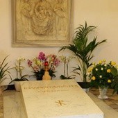 Do Krakowa dotarła płyta z grobu Jana Pawła II