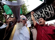 Filipiny: Muzułmanie pod ambasadą USA
