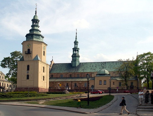 Demokracja daje prawo do służby