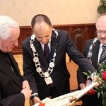 Abp Zimoń honorowym obywatelem Katowic