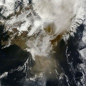 Pył wulkaniczny zakłóca ruch lotniczy