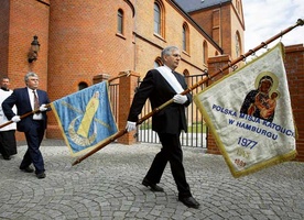 Poświęcenie pomnika Jana Pawła II przy katedrze w Hamburgu