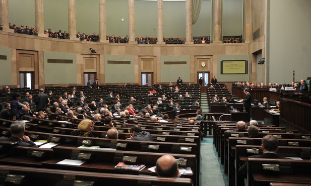 Posłowie za całkowitym zakazem aborcji