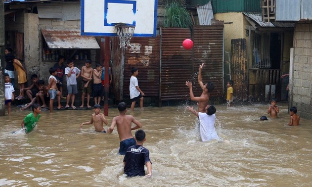 Koszykówka czy waterpolo?