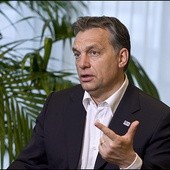 Orban trzyma się mocno