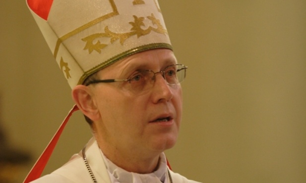 Biskup Piotr Libera