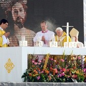 Liturgie papieskie wzorem celebracji