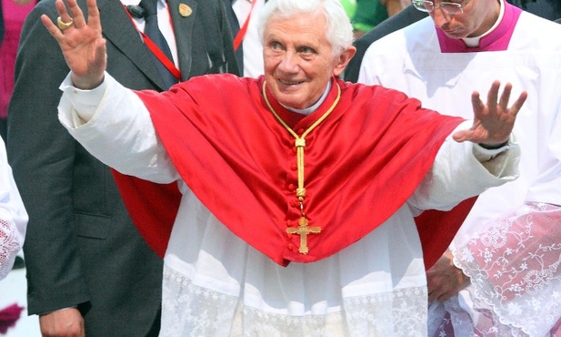 Polak współautorem księgi jubileuszowej Benedykta XVI