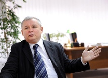 Intelektualiści bronią Kaczyńskiego