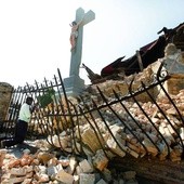 Ruiny kościoła pw. Najświętszego Serca Pana Jezusa w Port-au-Prince.
