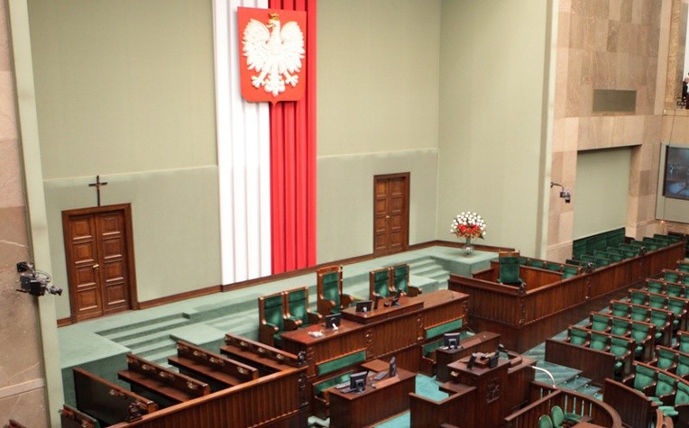 Jest wniosek o usunięcie krzyża z Sejmu