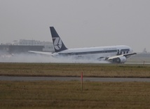 Warszawa: Boeing wylądował awaryjnie