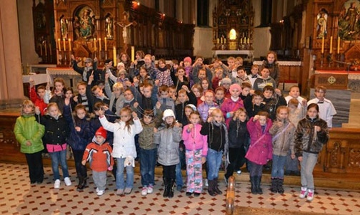 Nabożeństwa różańcowe w parafii św. Elżbiety Węgierskiej w Nysie 