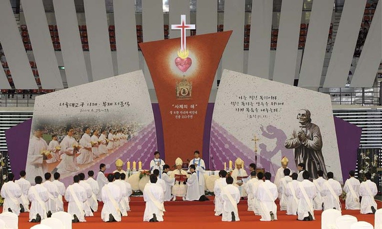 Święcenia kapłańskie w Seulu
