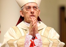 Abp Skworc: Kościół rozkładają letni katolicy
