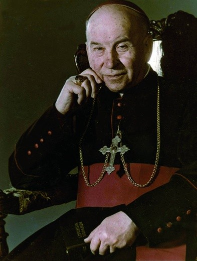 Biskup, co się komunistom narażał