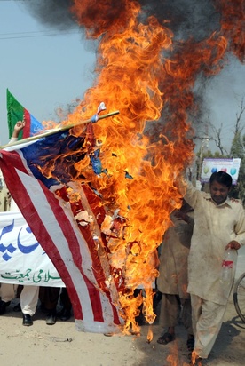 Pakistan: Zamach samobójczy pod meczetem