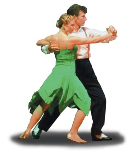 Rumba. Ojczyzną rumby jest Kuba. W Europie rumba pojawiła się w 1927 roku w Paryżu, potem w Londynie jednak kubańscy tancerze nie zachwycili Europejczyków ani muzyką ani tańcem. 