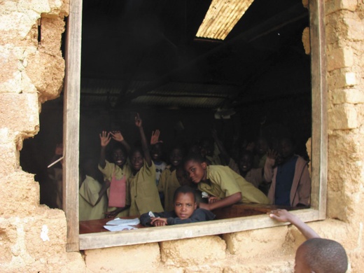 Remont szkoły w Rwandzie