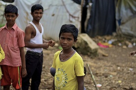 Co trzecie dziecko żyje w slumsach