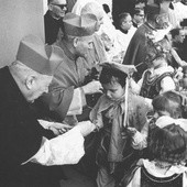  Kardynałowie Wyszyński i Wojtyła w czasie uroczystości w Nowej Hucie, 9 maja 1971 r.