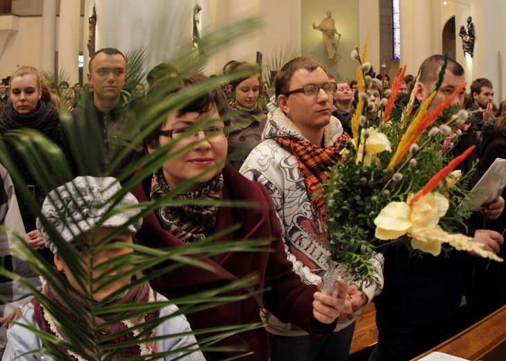 Spotkanie młodych w katowickiej katedrze