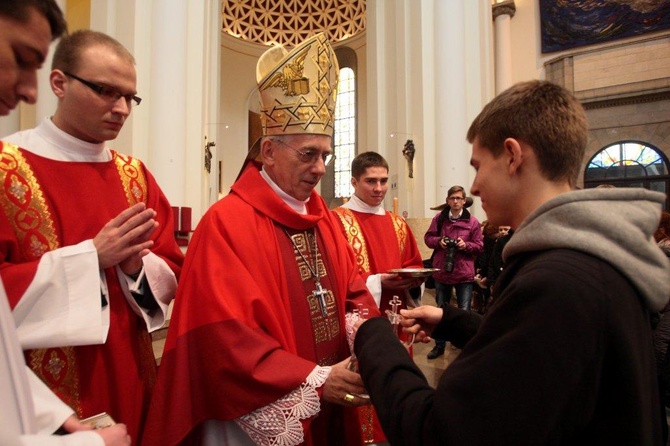 Spotkanie młodych w katowickiej katedrze