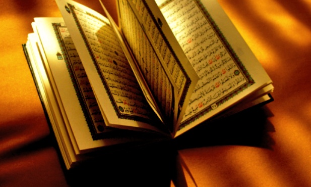 Kto zapłacił rozdającym Koran?