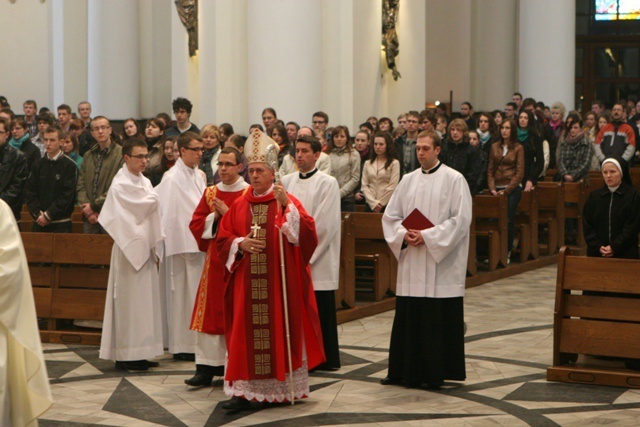 Maturzyści z Arcybiskupem